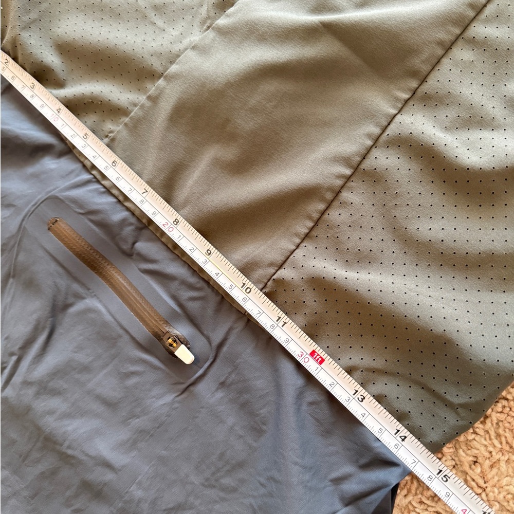 On Cloud On Running Weather Performance Vest Wome… - image 11